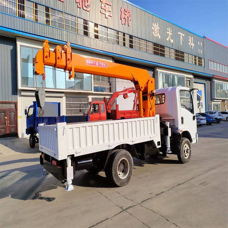 鄂尔多斯市三轮随车吊定制 农用改装机自备吊中瑞长期出售